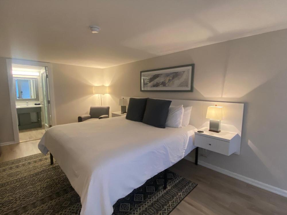 King Room with Sea View interior